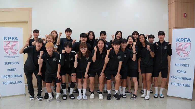 선수협, 수원FC 위민 찾아 “동아시아컵 여자 대표팀 우승 축하...이제는 ‘지속 가능한 여자축구’가 목표”
